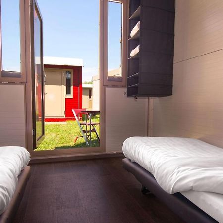 Pop-Up Hotel Songfestival Klaaswaal Eksteriør bilde